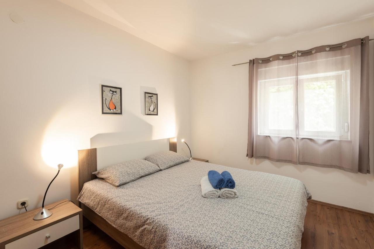 Apartment N&t *