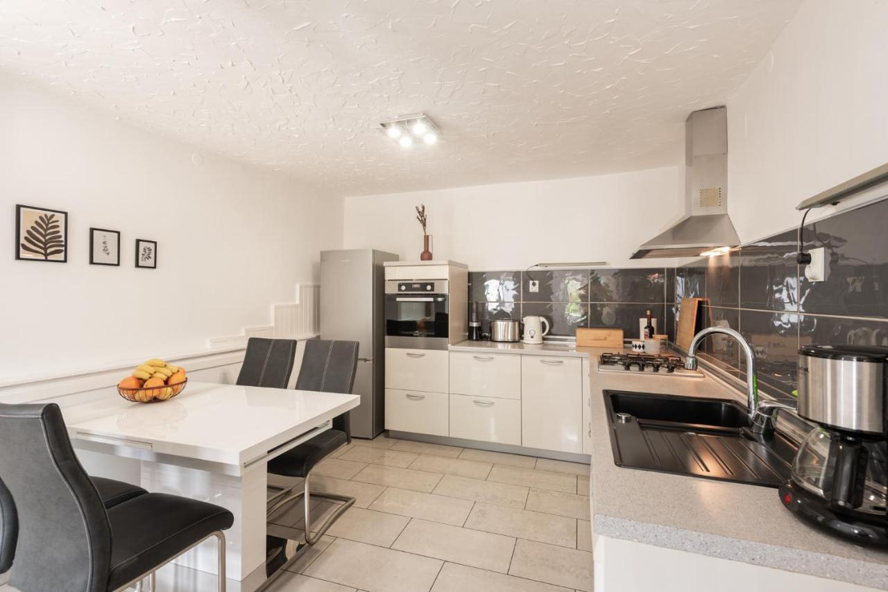 N&t Apartment *